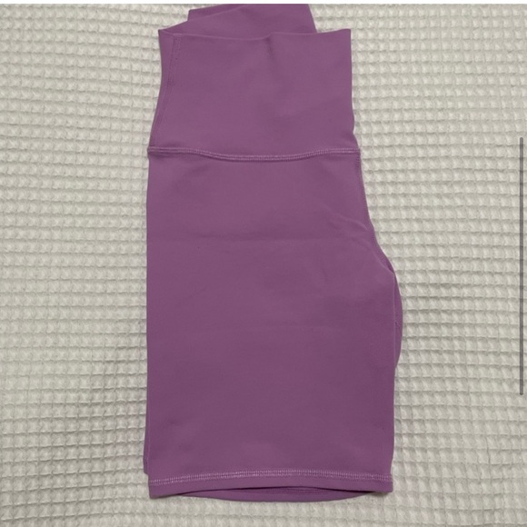 ALO 6inch biker shorts - Picture 3 of 5